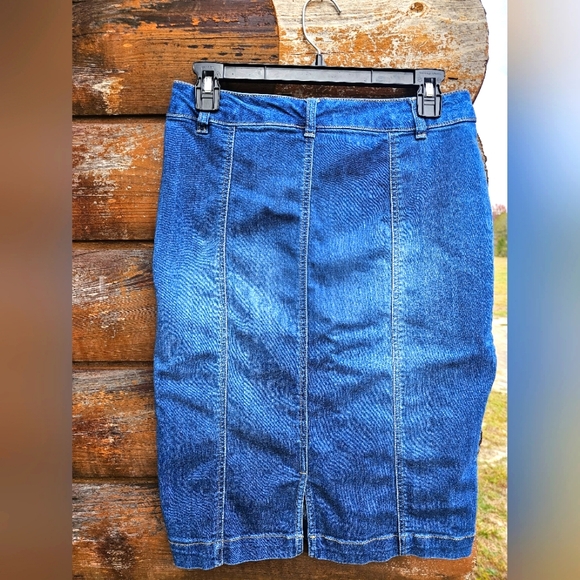 One5one Soft & Stretchy Blue Denim Jean Midi Pencil Button Up Skirt Belt loops - Picture 6 of 9